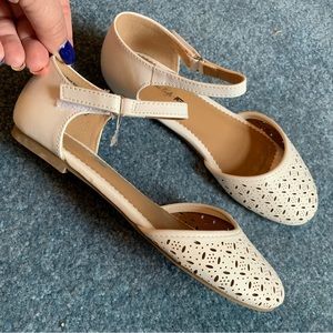 American Eagle Flat Shoes